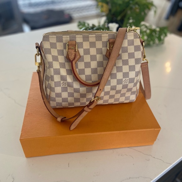 Louis Vuitton SPEEDY BANDOULIÈRE 30 | LIKE NEW | 2 YEARS OWNED - Picture 5 of 13